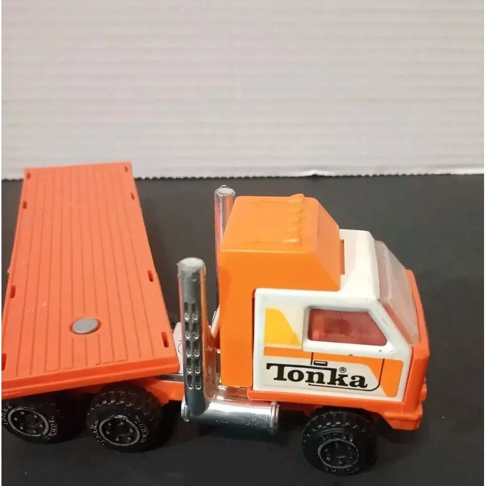 VINTAGE 1981 Tonka Truck - Car Transporter With Trailer Collectible Truck Orange
